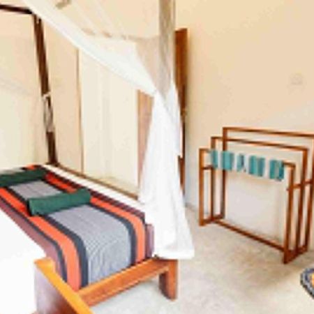 Hiriketiya Ladina Homestay Диквела Екстериор снимка
