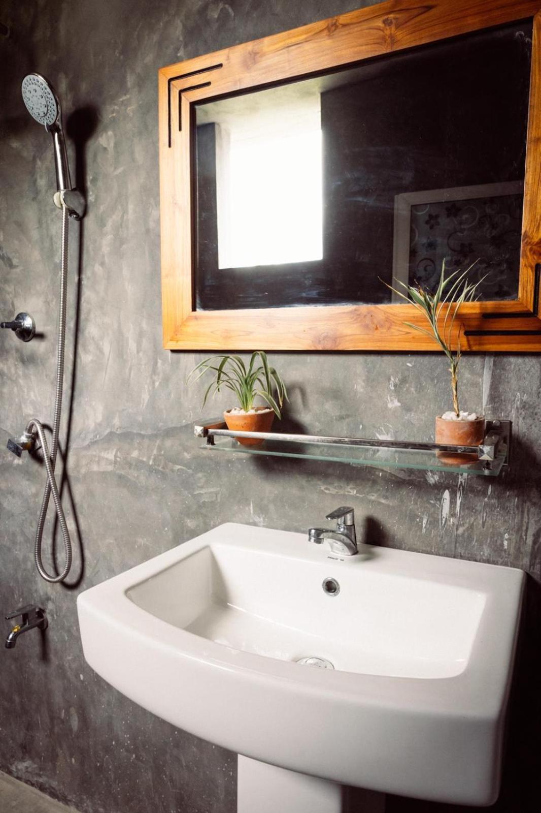 Hiriketiya Ladina Homestay Диквела Екстериор снимка